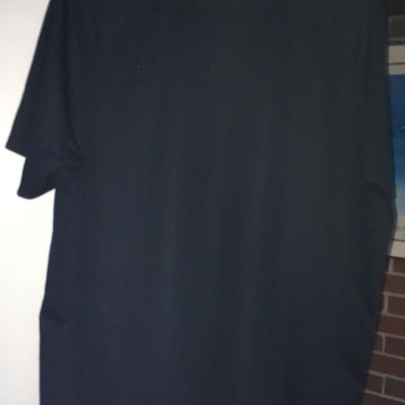 Under Armour Heatgear XL, black, shortsleeved. Polyester. - Picture 3 of 6